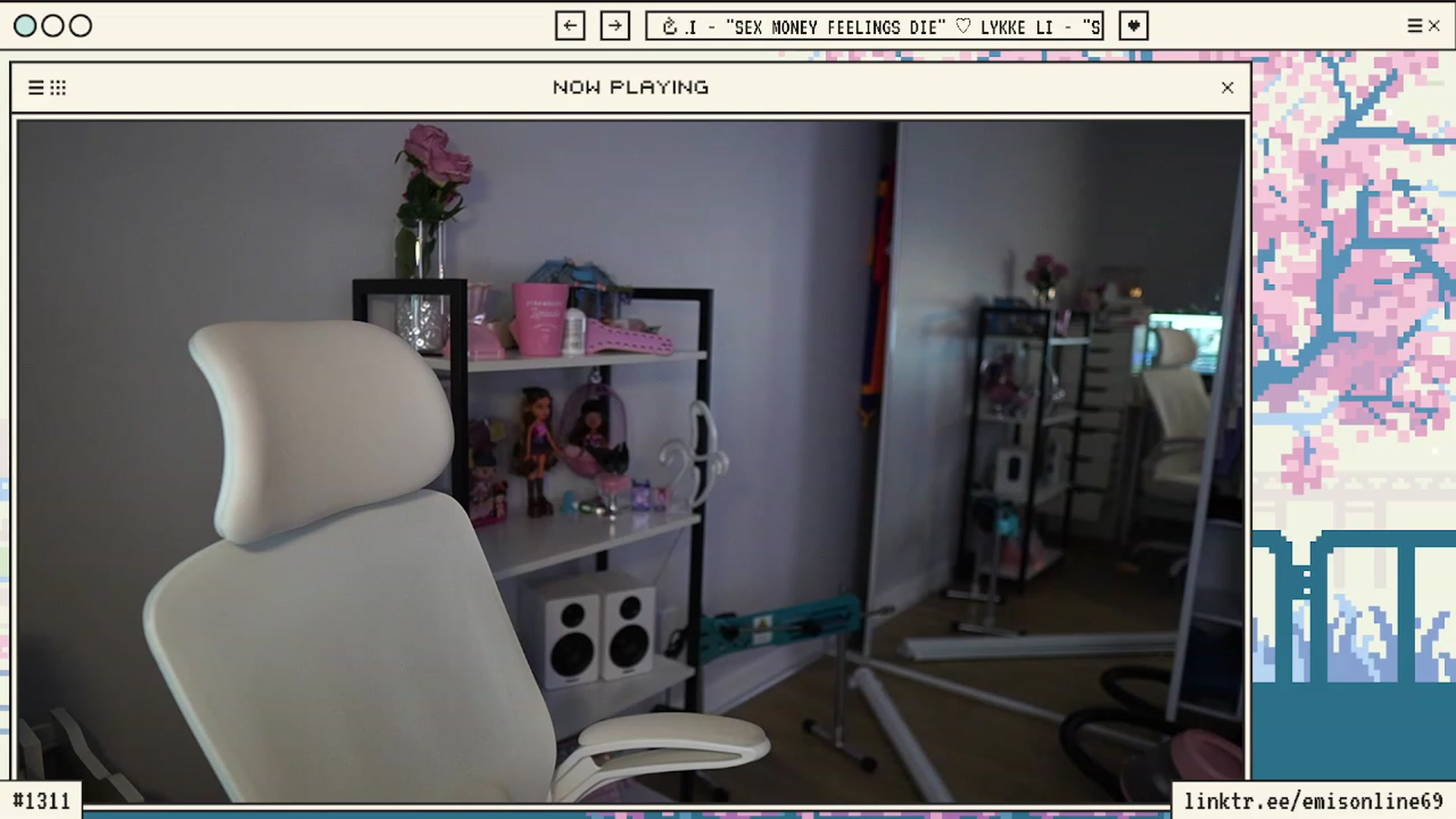 Gallery image thumbnail from EMMEL1NE's myfreecams stream on, 03/11/2024, 24:46 image 7 of 20