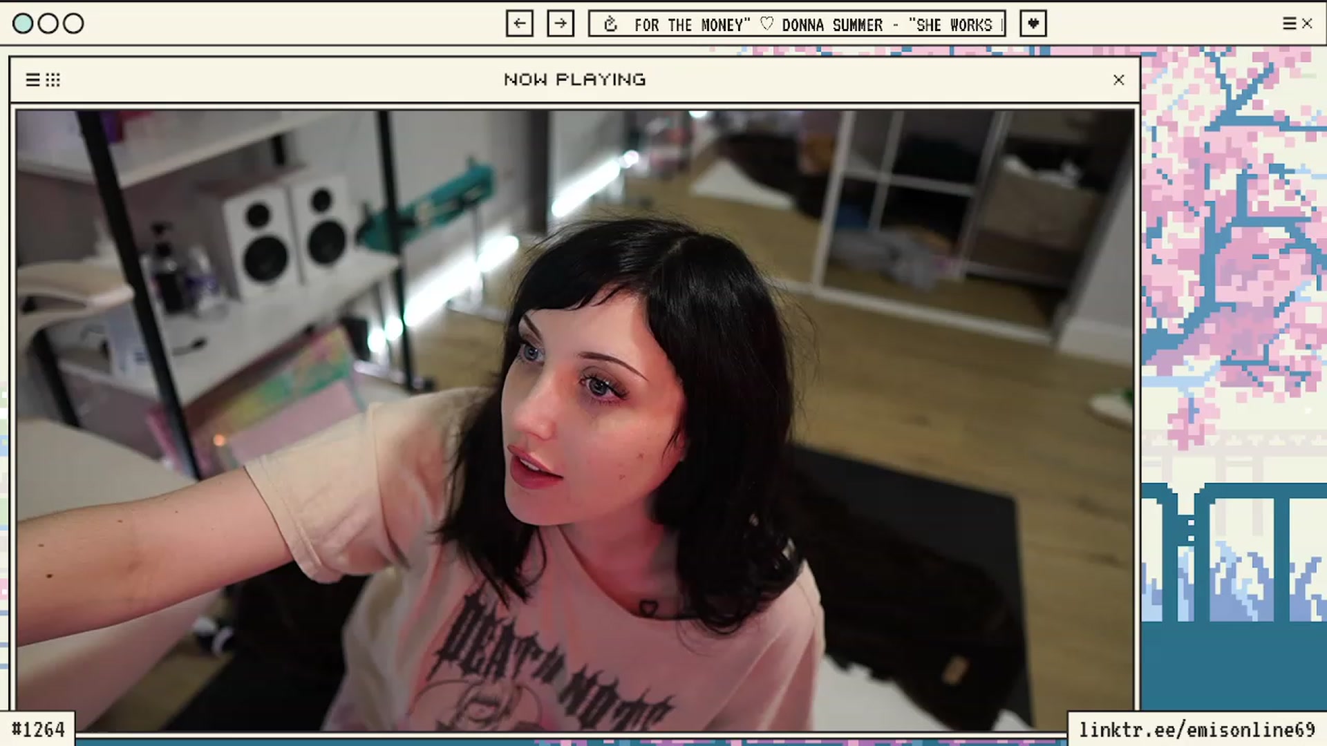 Gallery image thumbnail from EMMEL1NE's myfreecams stream on, 03/11/2024, 02:29 image 4 of 20