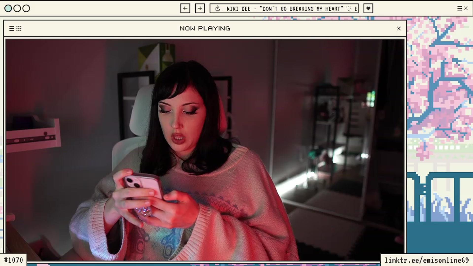 Gallery image thumbnail from EMMEL1NE's myfreecams stream on, 03/12/2024, 02:52 image 15 of 20