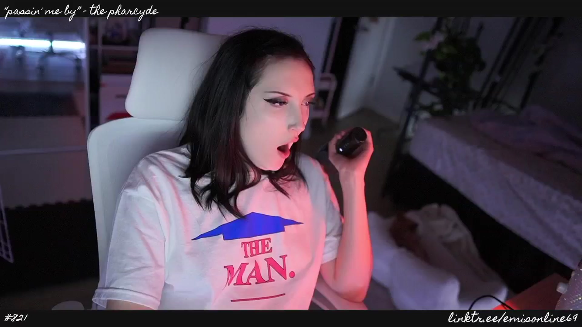Gallery image thumbnail from EMMEL1NE's myfreecams stream on, 04/20/2024, 10:14 image 18 of 20