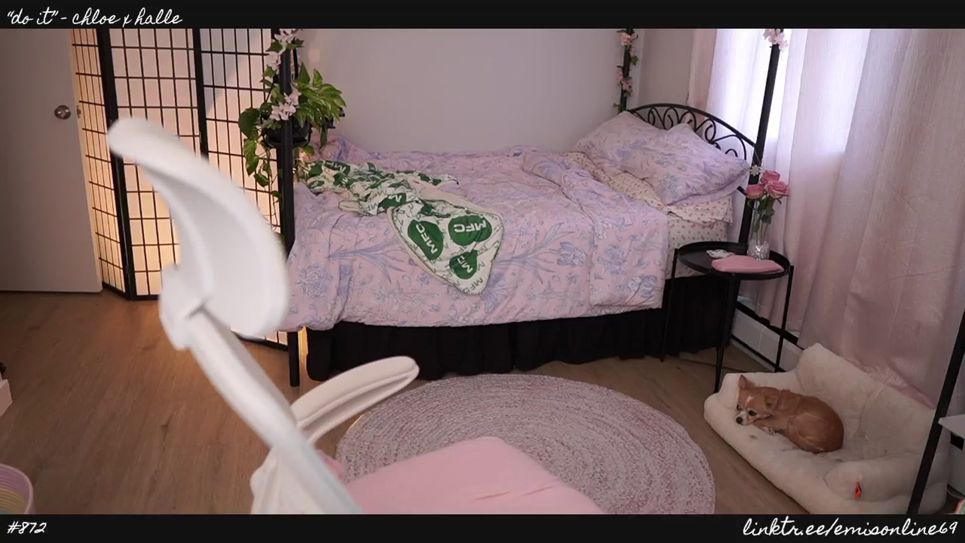 Gallery image thumbnail from EMMEL1NE's myfreecams stream on, 04/24/2024, 01:48 image 12 of 20