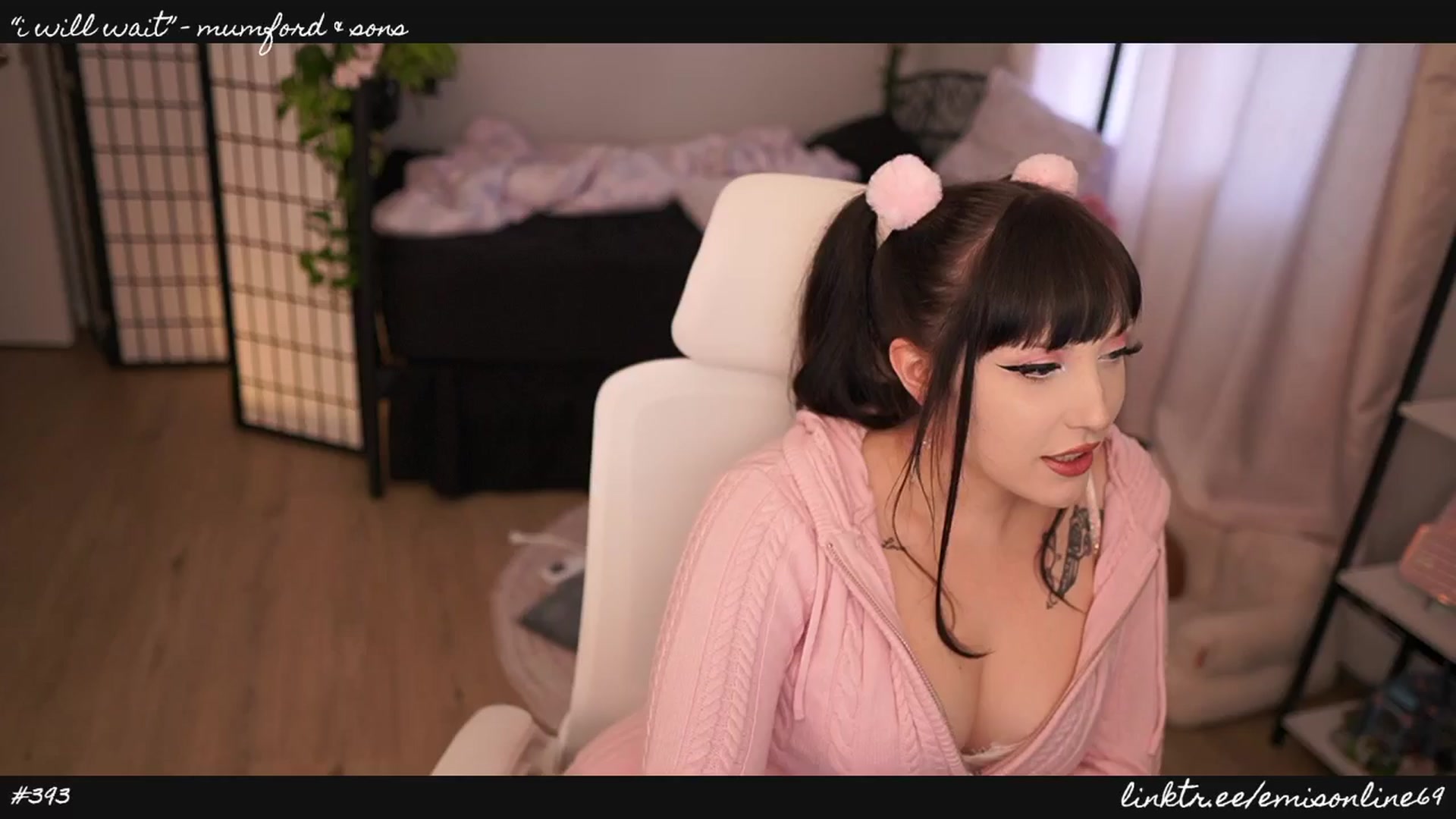 Gallery image thumbnail from EMMEL1NE's myfreecams stream on, 05/04/2024, 06:01 image 1 of 20