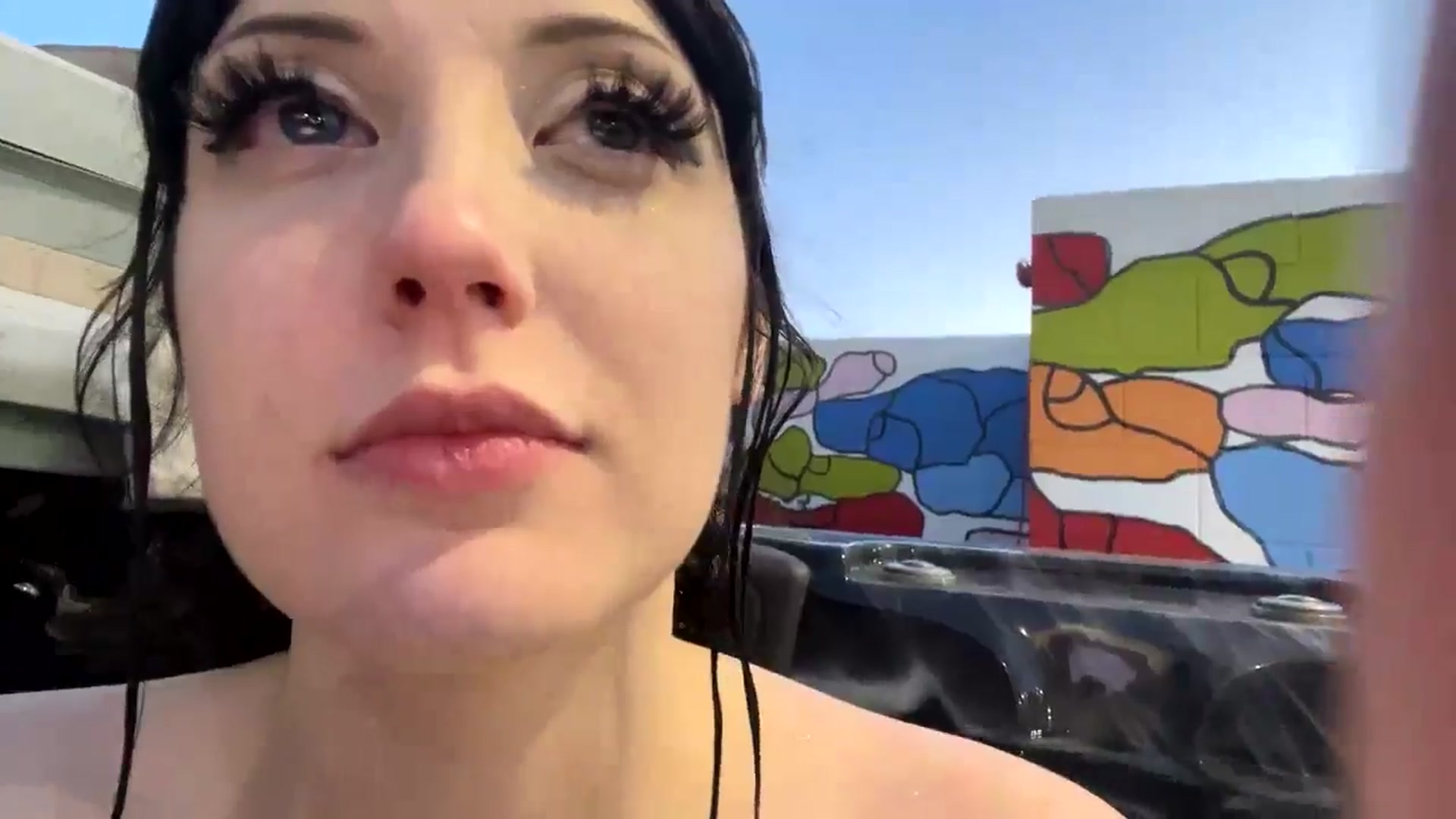 Gallery image thumbnail from EMMEL1NE's myfreecams stream on, 05/21/2024, 12:45 image 10 of 20