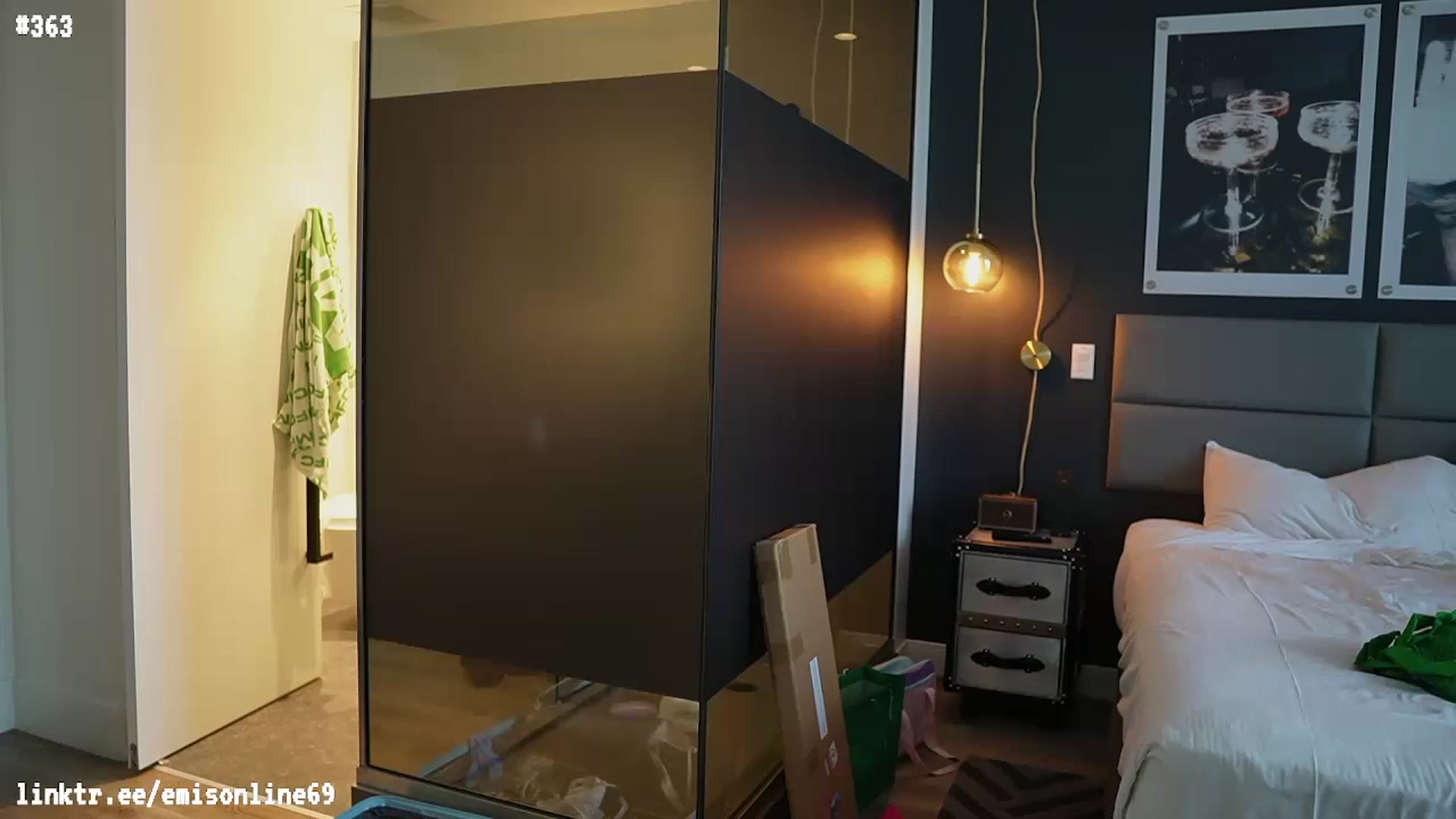 Gallery image thumbnail from EMMEL1NE's myfreecams stream on, 05/22/2024, 24:56 image 3 of 20