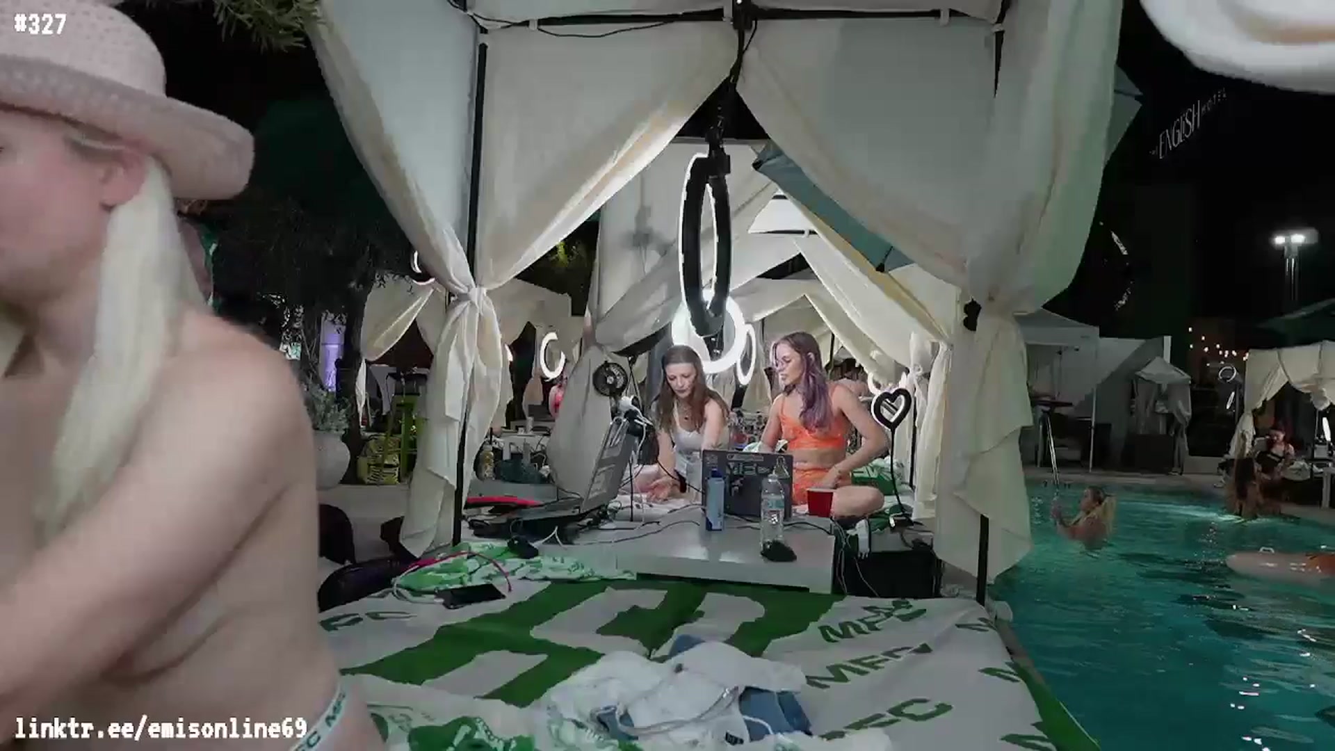 Gallery image thumbnail from EMMEL1NE's myfreecams stream on, 05/22/2024, 06:36 image 17 of 20