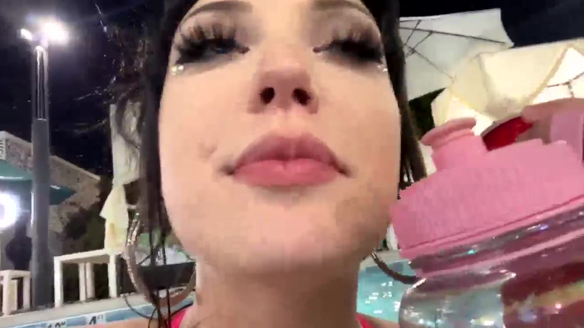 Gallery image thumbnail from EMMEL1NE's myfreecams stream on, 05/23/2024, 08:00 image 18 of 20