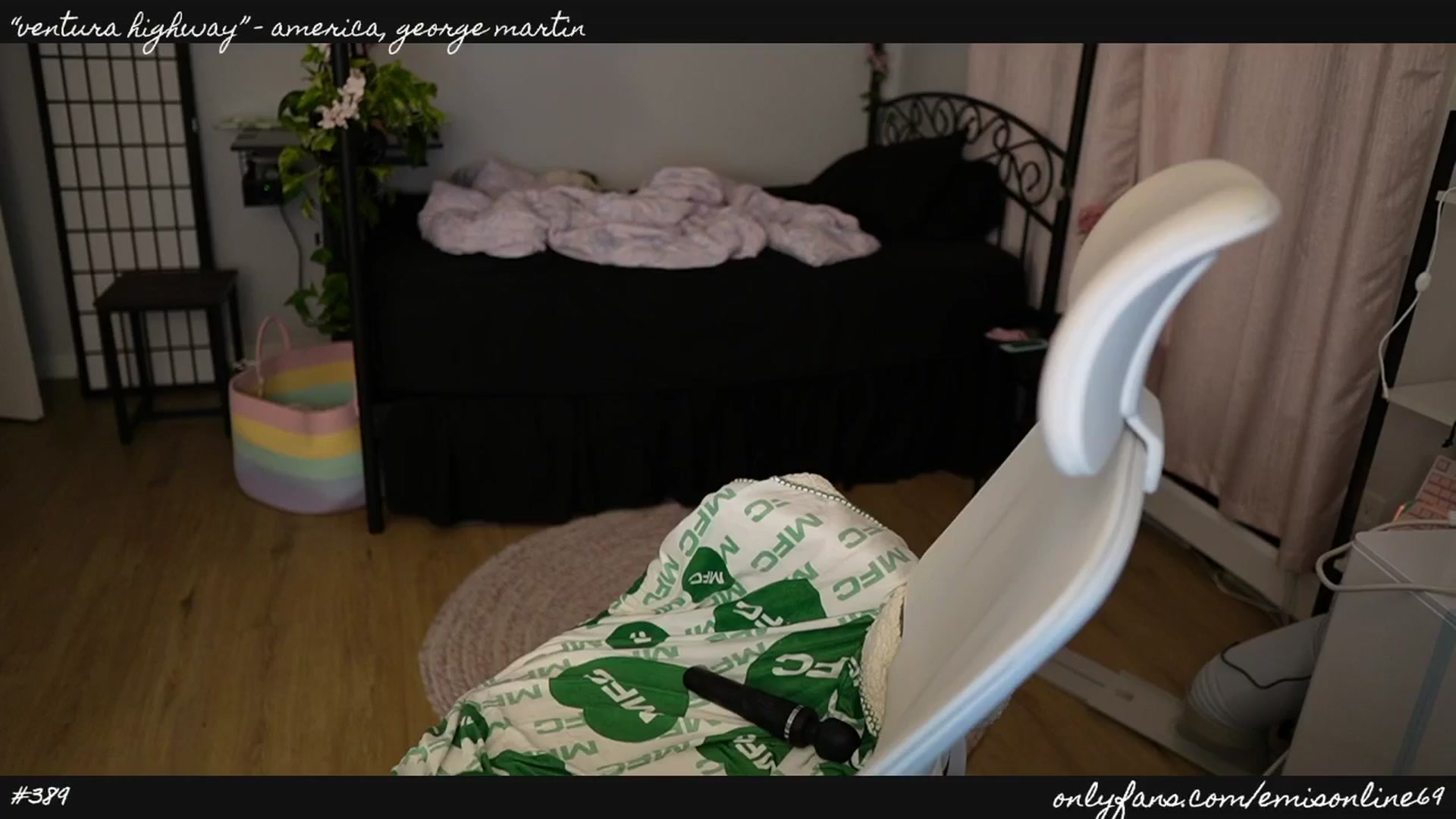 Gallery image thumbnail from EMMEL1NE's myfreecams stream on, 05/31/2024, 06:27 image 17 of 20