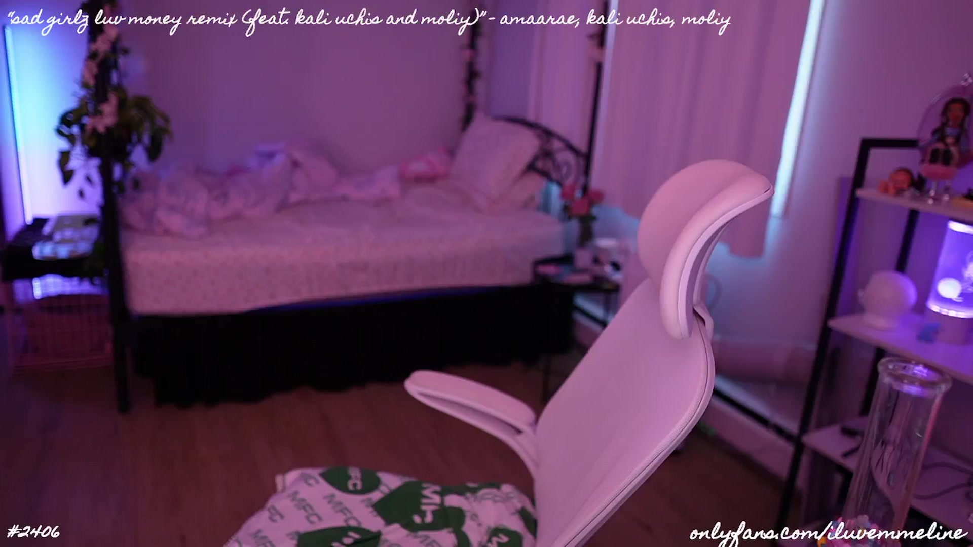 Gallery image thumbnail from EMMEL1NE's myfreecams stream on, 06/20/2024, 03:23 image 15 of 20