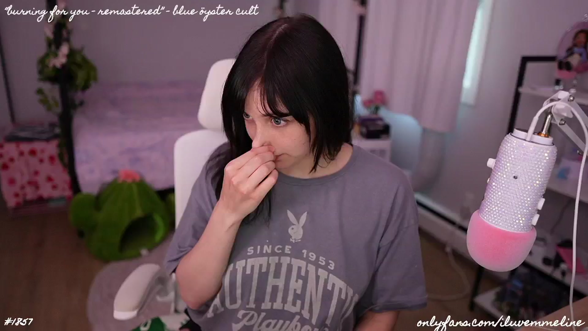 Gallery image thumbnail from EMMEL1NE's myfreecams stream on, 06/26/2024, 02:59 image 16 of 20