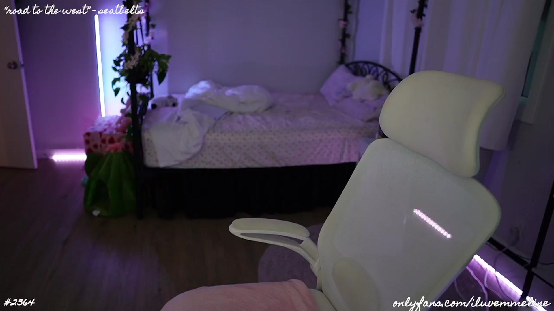 Gallery image thumbnail from EMMEL1NE's myfreecams stream on, 07/09/2024, 05:25 image 3 of 20