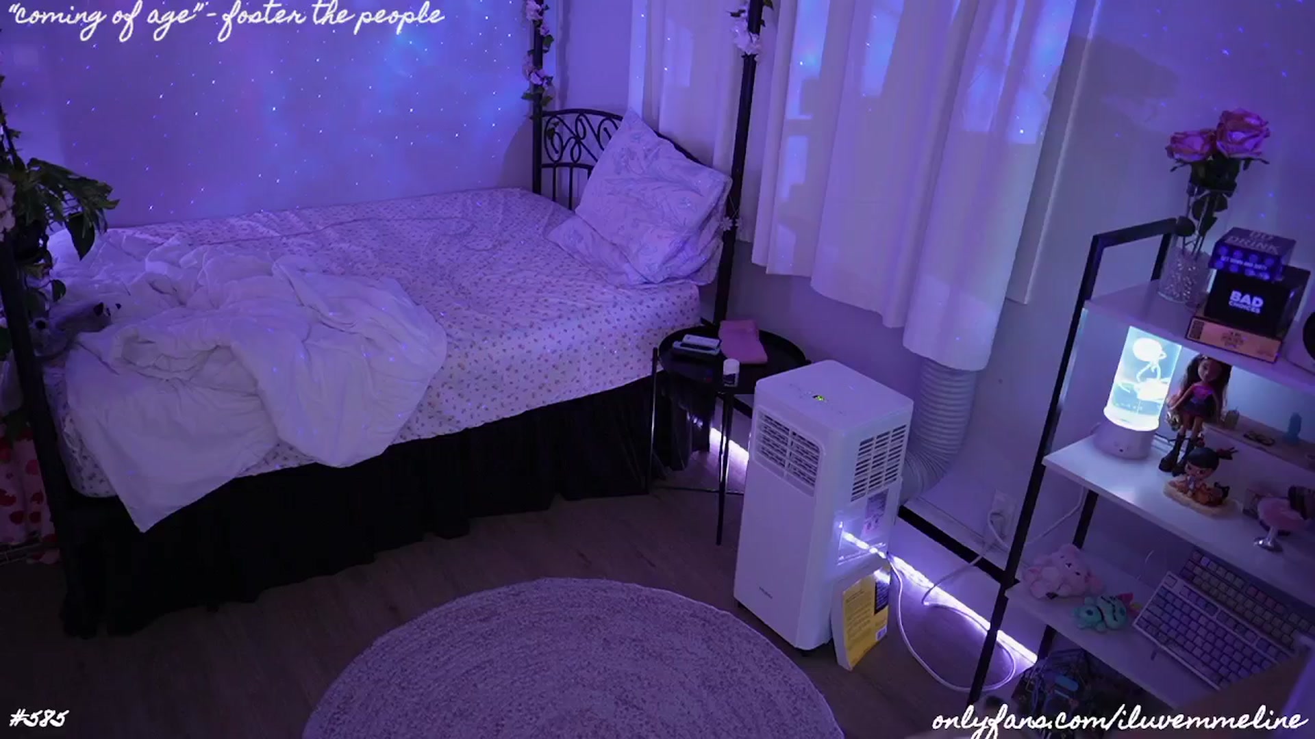 Gallery image thumbnail from EMMEL1NE's myfreecams stream on, 07/28/2024, 05:05 image 13 of 20