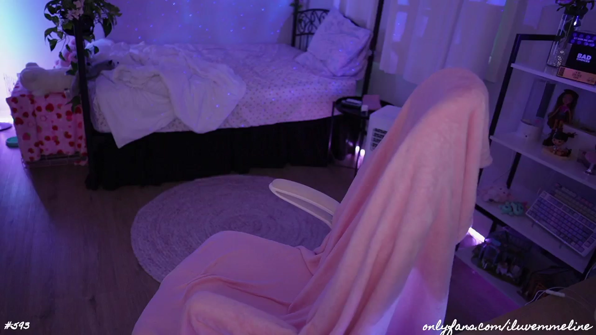 Gallery image thumbnail from EMMEL1NE's myfreecams stream on, 07/28/2024, 05:05 image 6 of 20