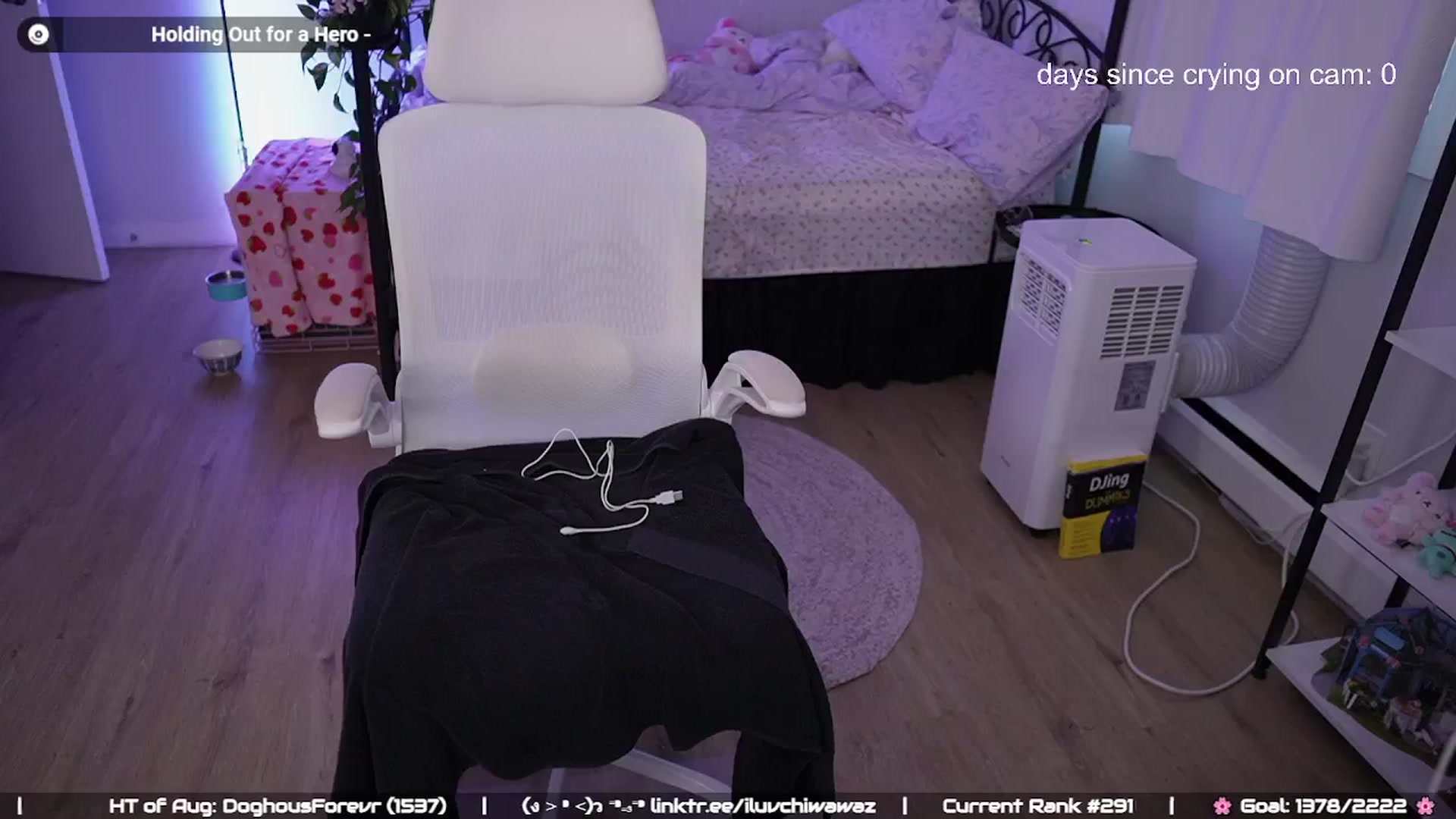 Gallery image thumbnail from EMMEL1NE's myfreecams stream on, 08/09/2024, 02:37 image 18 of 20
