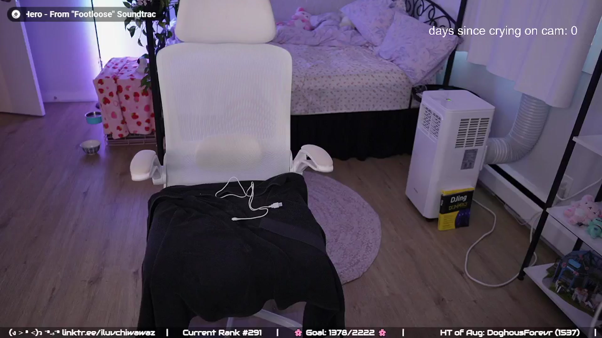 Gallery image thumbnail from EMMEL1NE's myfreecams stream on, 08/09/2024, 02:37 image 16 of 20