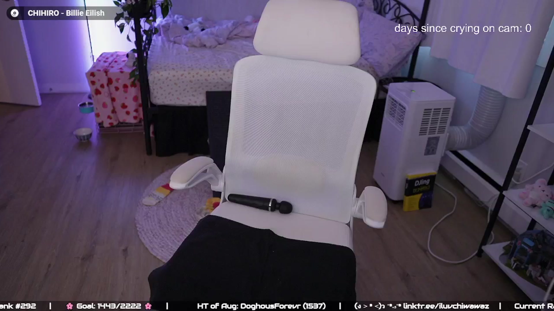 Gallery image thumbnail from EMMEL1NE's myfreecams stream on, 08/09/2024, 02:37 image 8 of 20