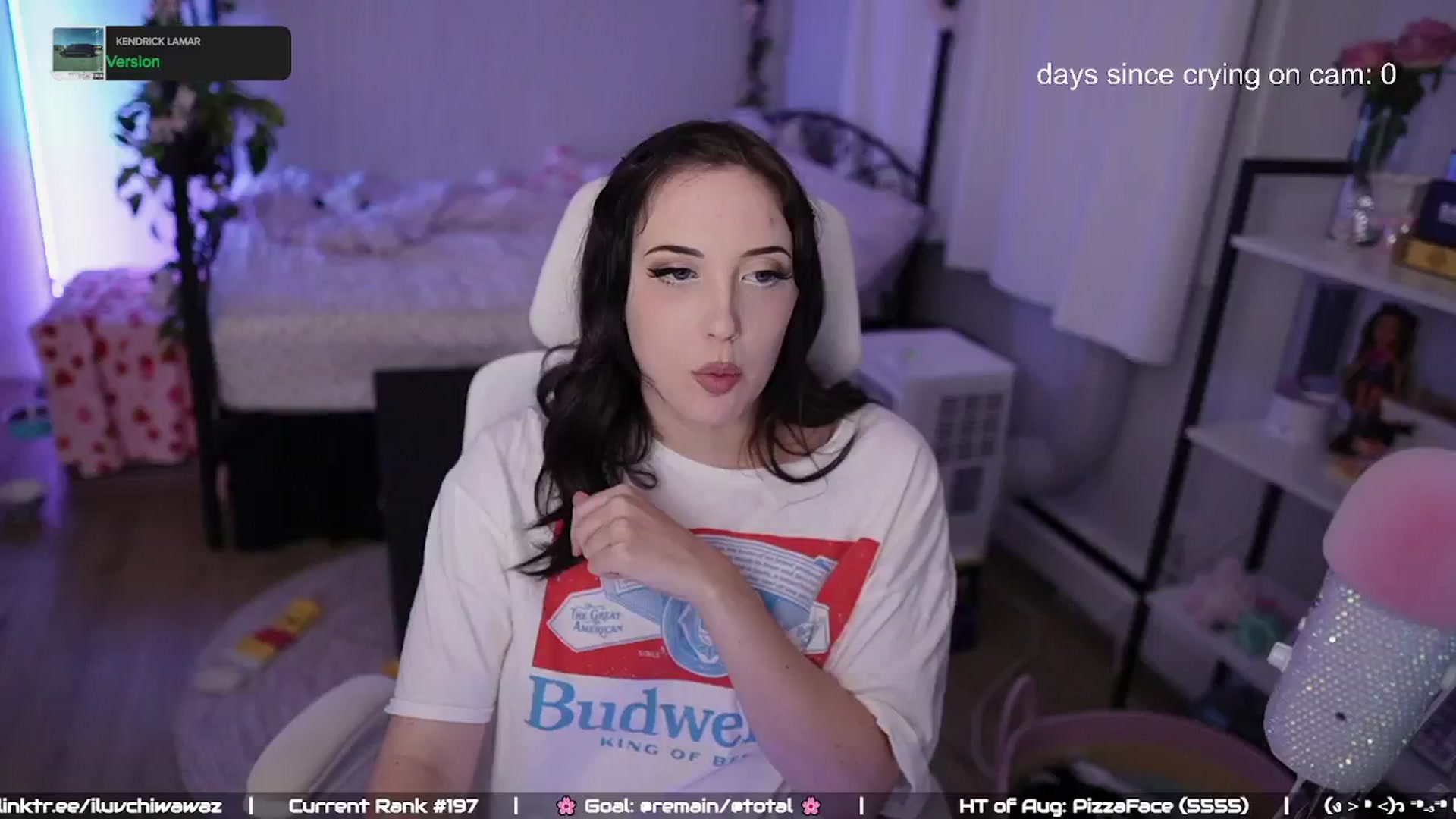 Gallery image thumbnail from EMMEL1NE's myfreecams stream on, 08/09/2024, 04:28 image 12 of 20