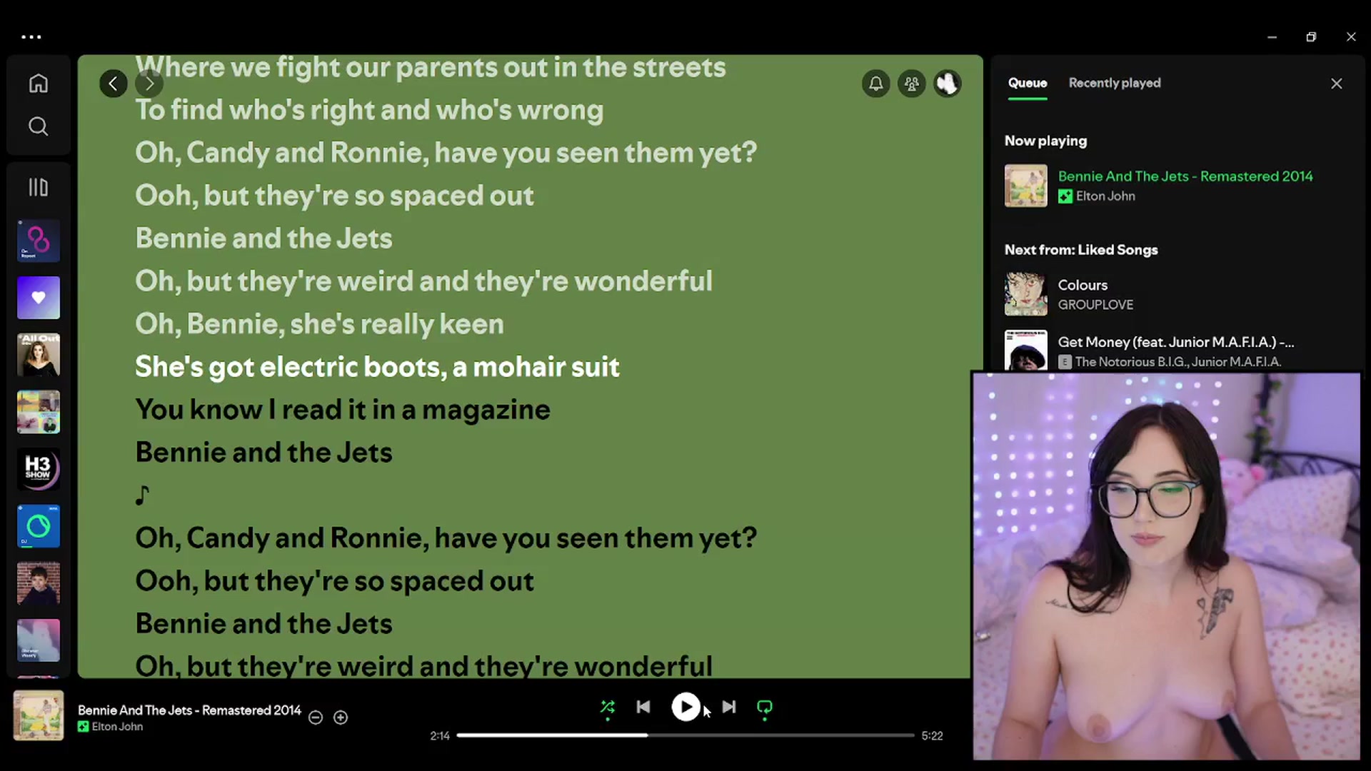 Gallery image thumbnail from EMMEL1NE's myfreecams stream on, 08/10/2024, 05:05 image 15 of 20