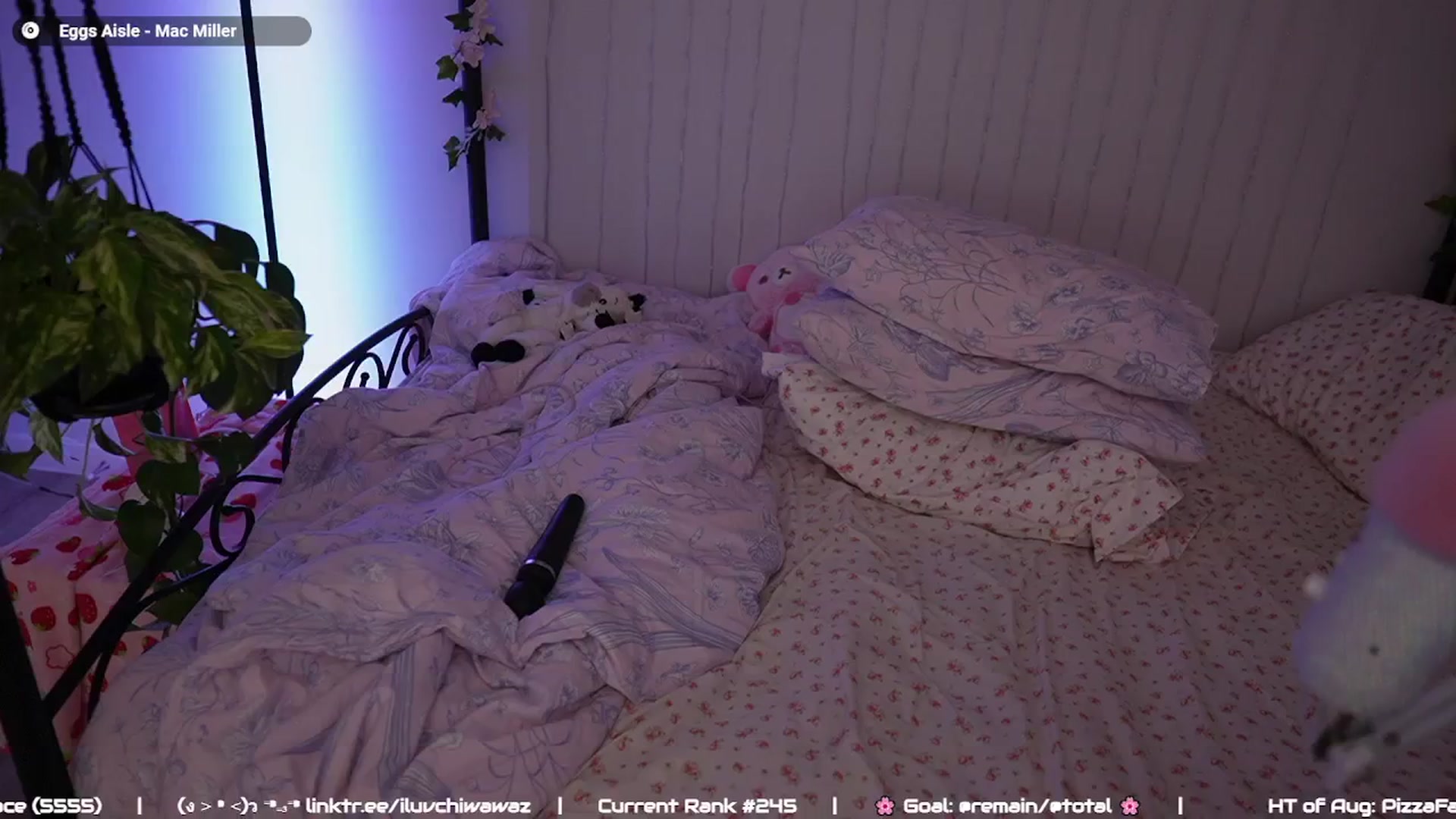Gallery image thumbnail from EMMEL1NE's myfreecams stream on, 08/13/2024, 06:15 image 1 of 20