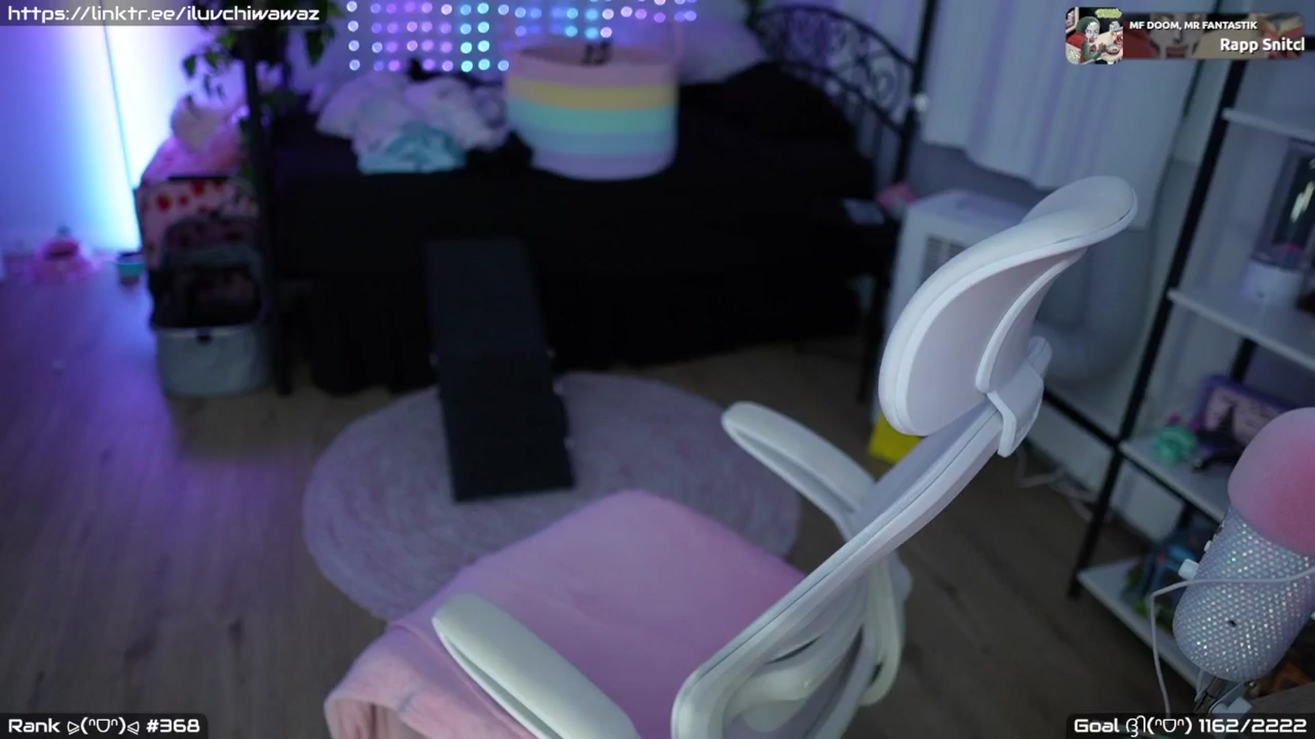 Gallery image thumbnail from EMMEL1NE's myfreecams stream on, 08/29/2024, 07:16 image 10 of 20