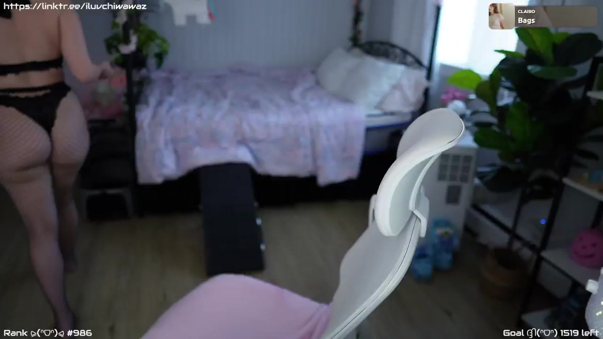 Gallery image thumbnail from EMMEL1NE's myfreecams stream on, 09/05/2024, 02:54 image 12 of 20