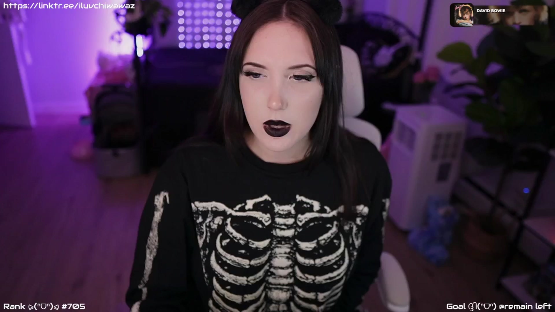 Gallery image thumbnail from EMMEL1NE's myfreecams stream on, 09/07/2024, 02:32 image 16 of 20