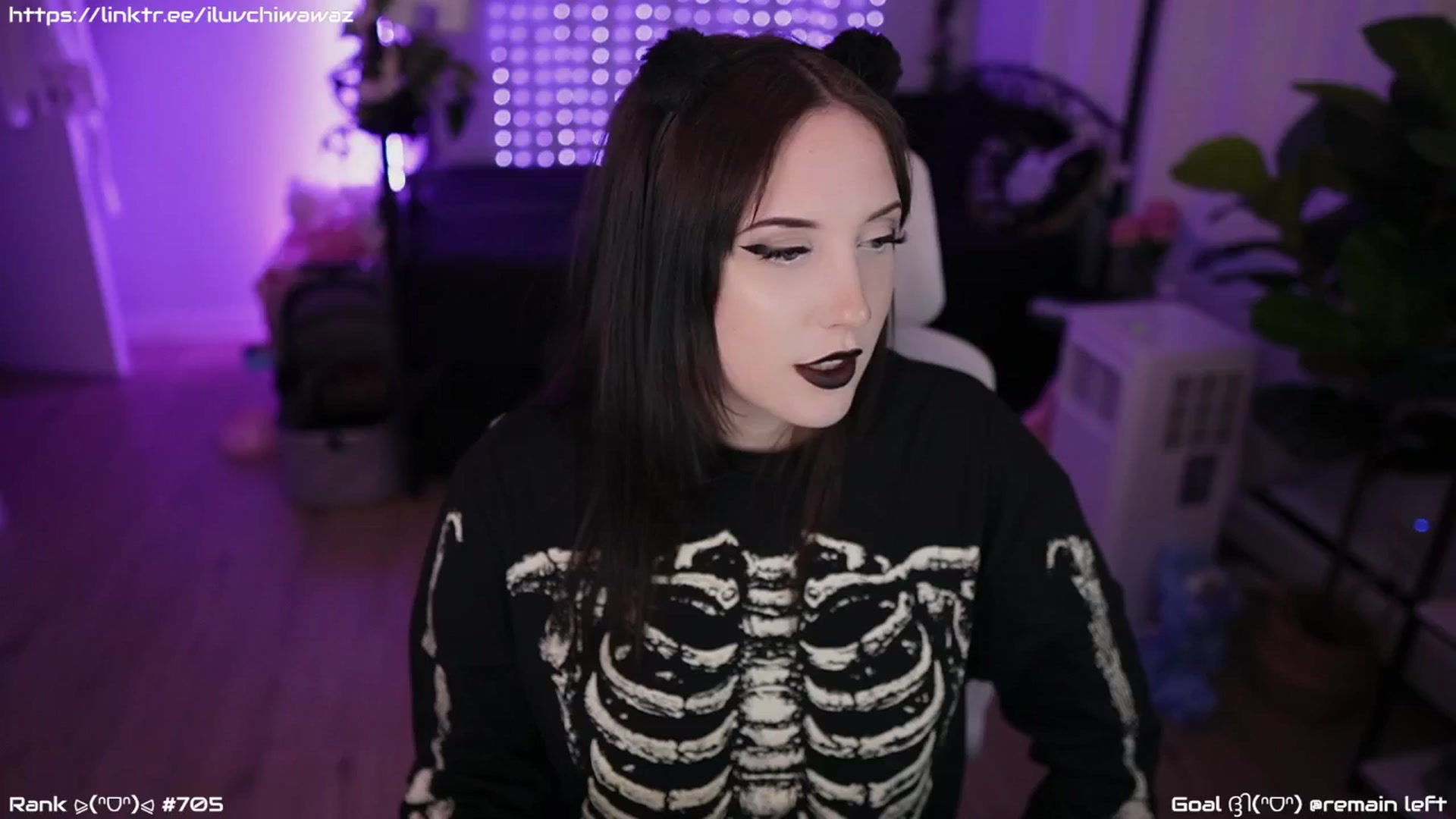 Gallery image thumbnail from EMMEL1NE's myfreecams stream on, 09/07/2024, 02:32 image 1 of 20
