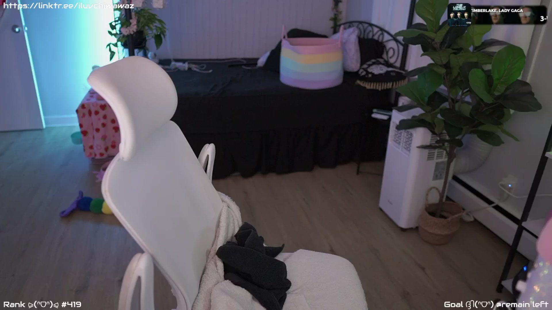 Gallery image thumbnail from EMMEL1NE's myfreecams stream on, 09/08/2024, 08:41 image 10 of 20