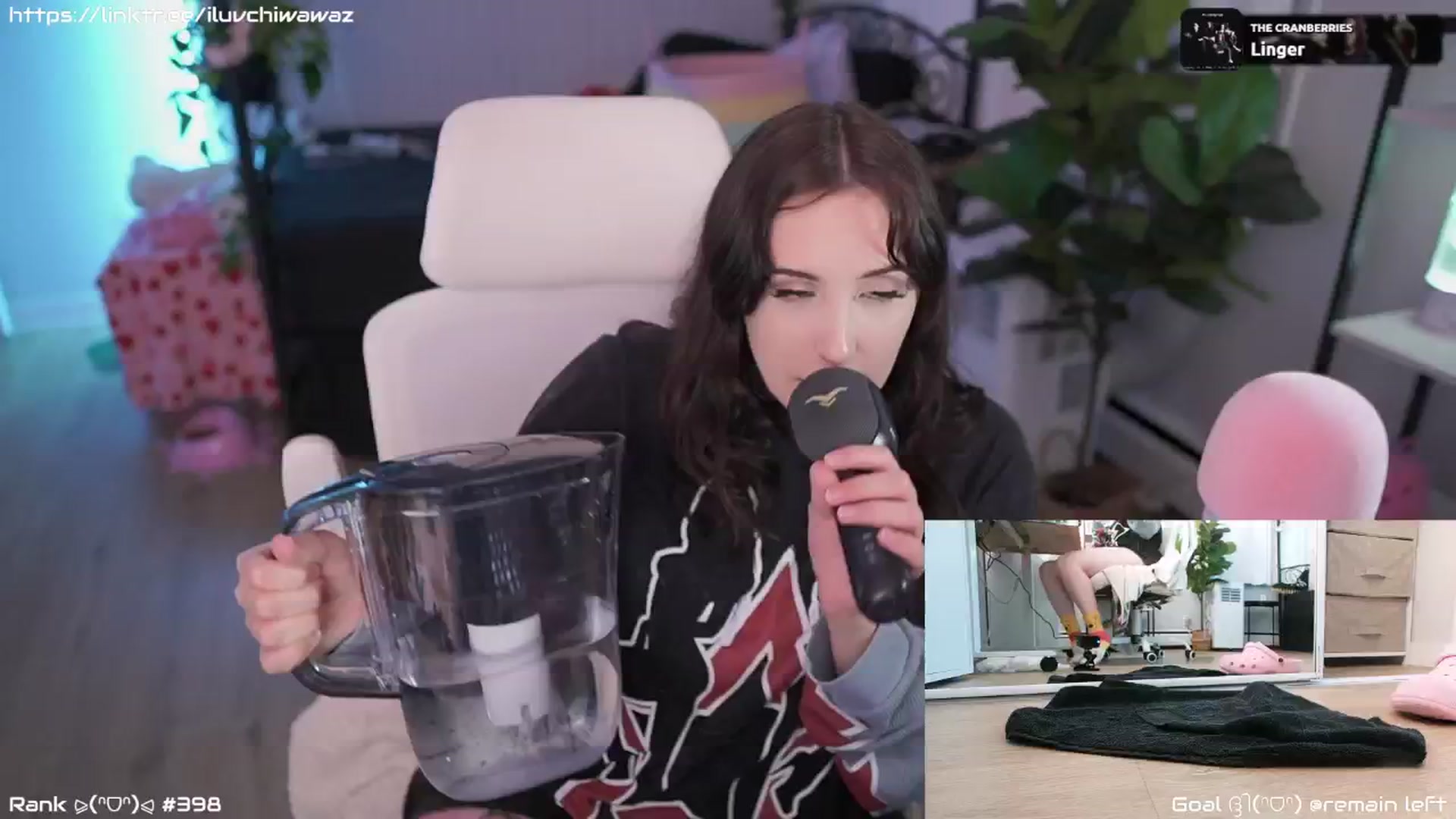 Gallery image thumbnail from EMMEL1NE's myfreecams stream on, 09/08/2024, 08:41 image 15 of 20