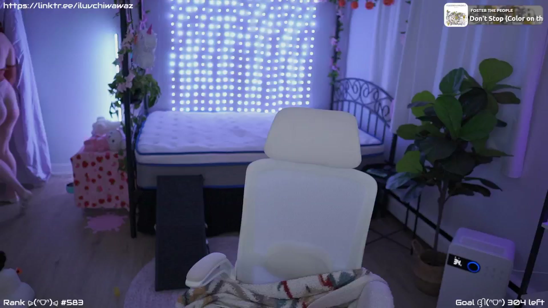 Gallery image thumbnail from EMMEL1NE's myfreecams stream on, 09/17/2024, 04:26 image 20 of 20