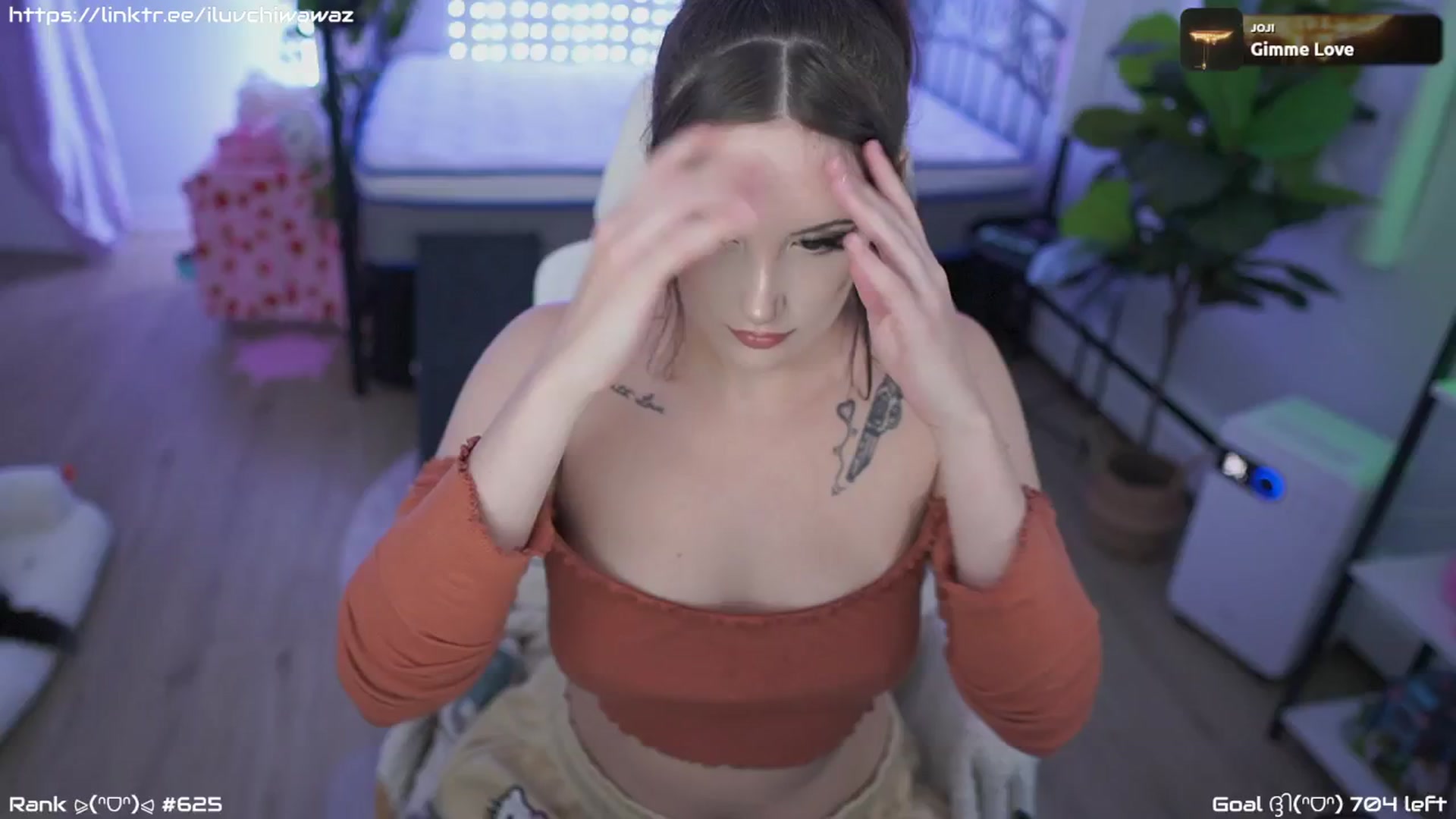 Gallery image thumbnail from EMMEL1NE's myfreecams stream on, 09/17/2024, 04:26 image 2 of 20