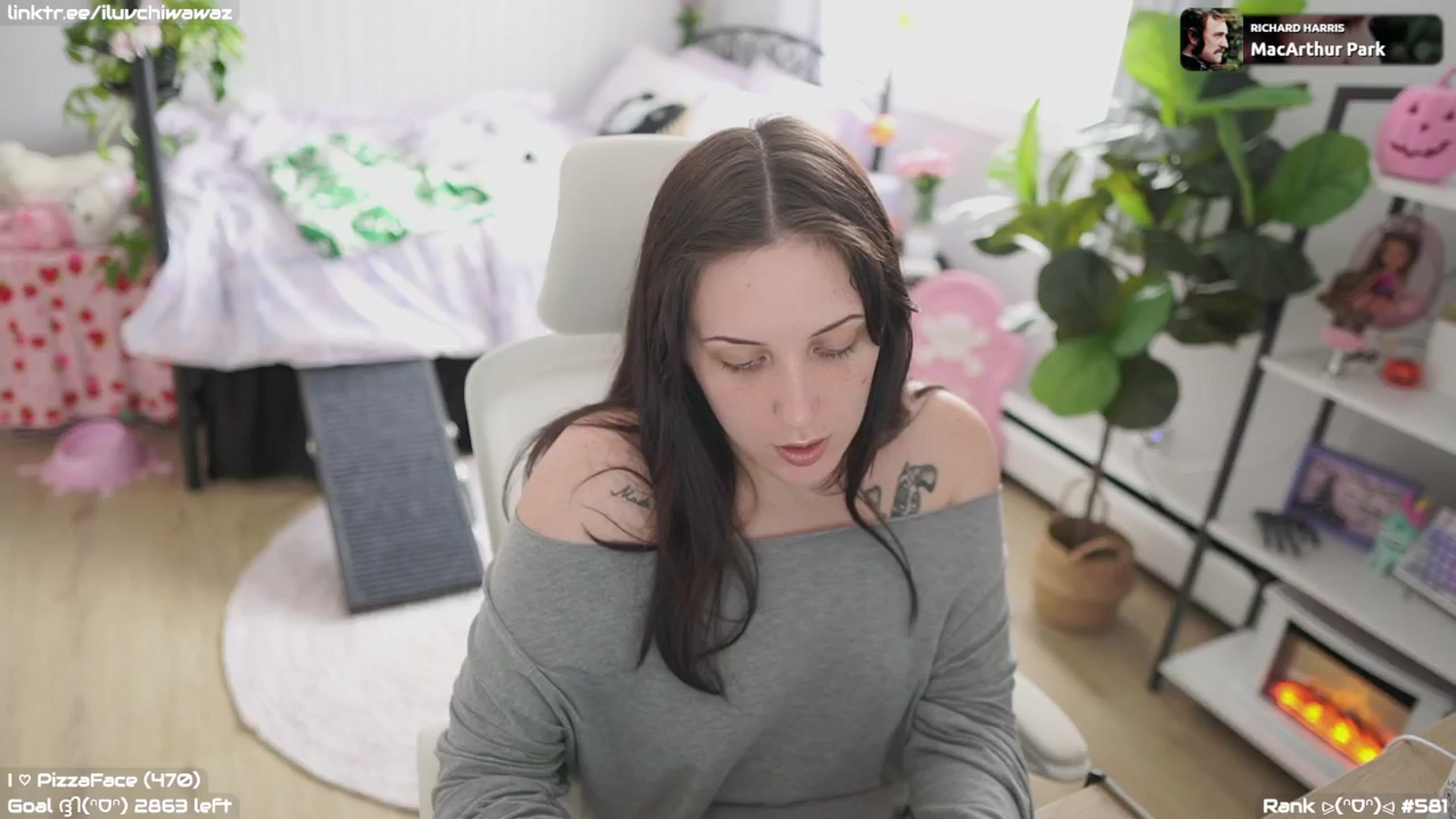 Gallery image thumbnail from EMMEL1NE's myfreecams stream on, 09/20/2024, 20:34 image 4 of 20