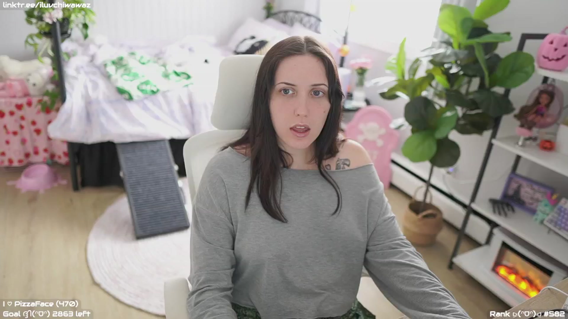 Gallery image thumbnail from EMMEL1NE's myfreecams stream on, 09/20/2024, 20:34 image 6 of 20