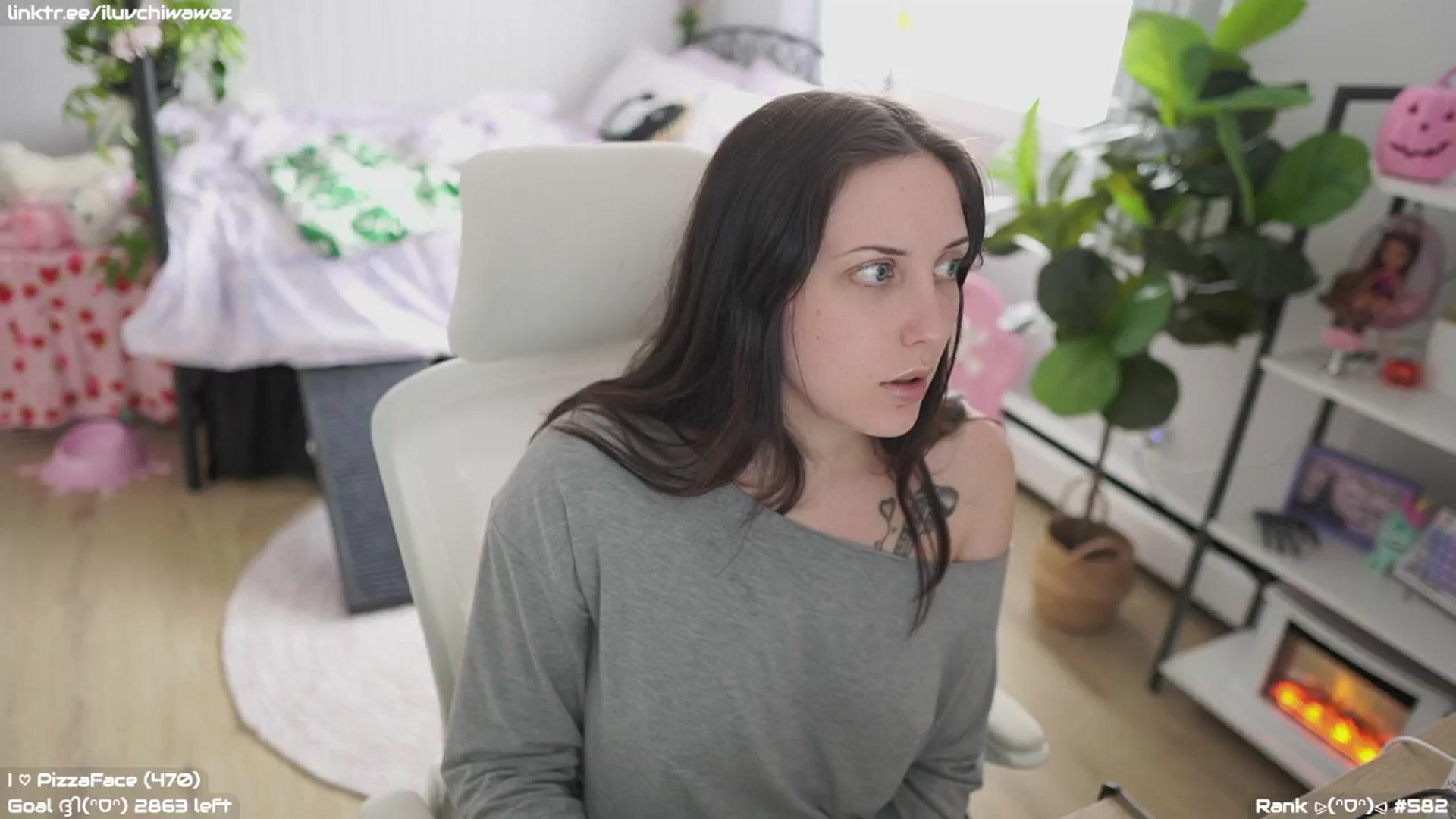 Gallery image thumbnail from EMMEL1NE's myfreecams stream on, 09/20/2024, 20:34 image 8 of 20
