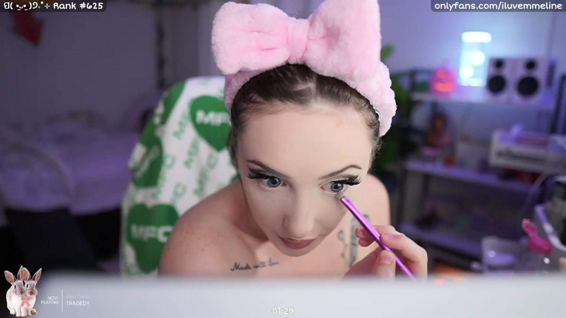 Gallery image thumbnail from EMMEL1NE's myfreecams stream on, 09/28/2024, 03:26 image 11 of 20