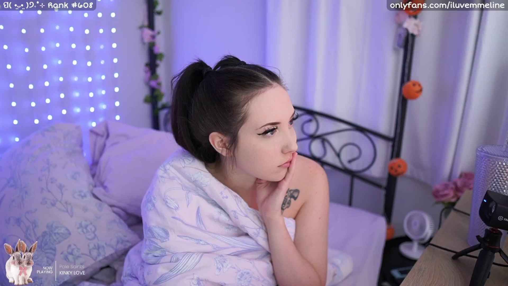 Gallery image thumbnail from EMMEL1NE's myfreecams stream on, 09/29/2024, 04:29 image 13 of 20