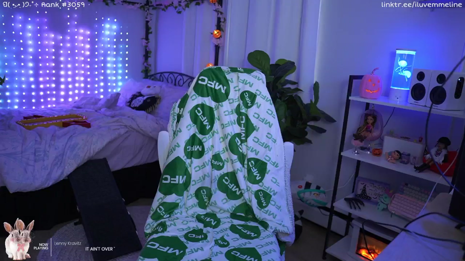 Gallery image thumbnail from EMMEL1NE's myfreecams stream on, 10/07/2024, 24:42 image 11 of 20