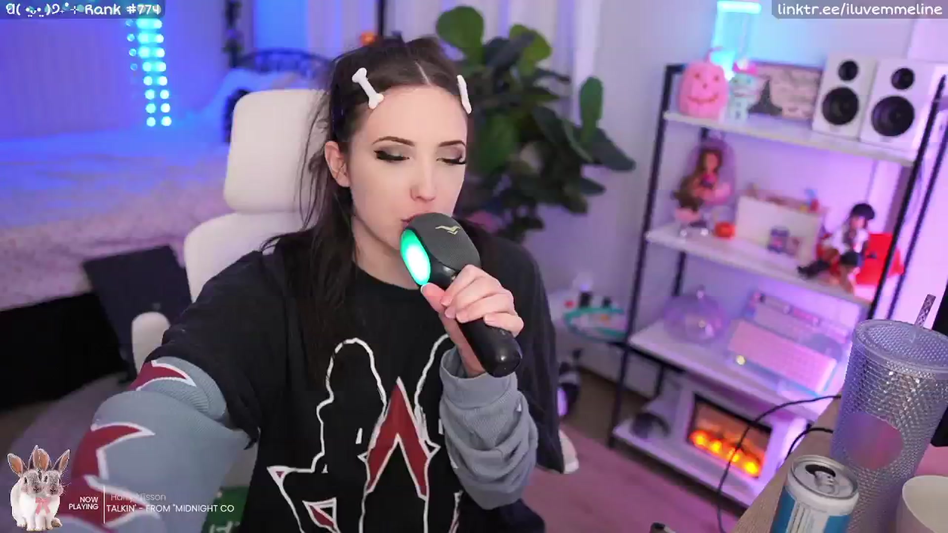 Gallery image thumbnail from EMMEL1NE's myfreecams stream on, 10/11/2024, 04:30 image 18 of 20