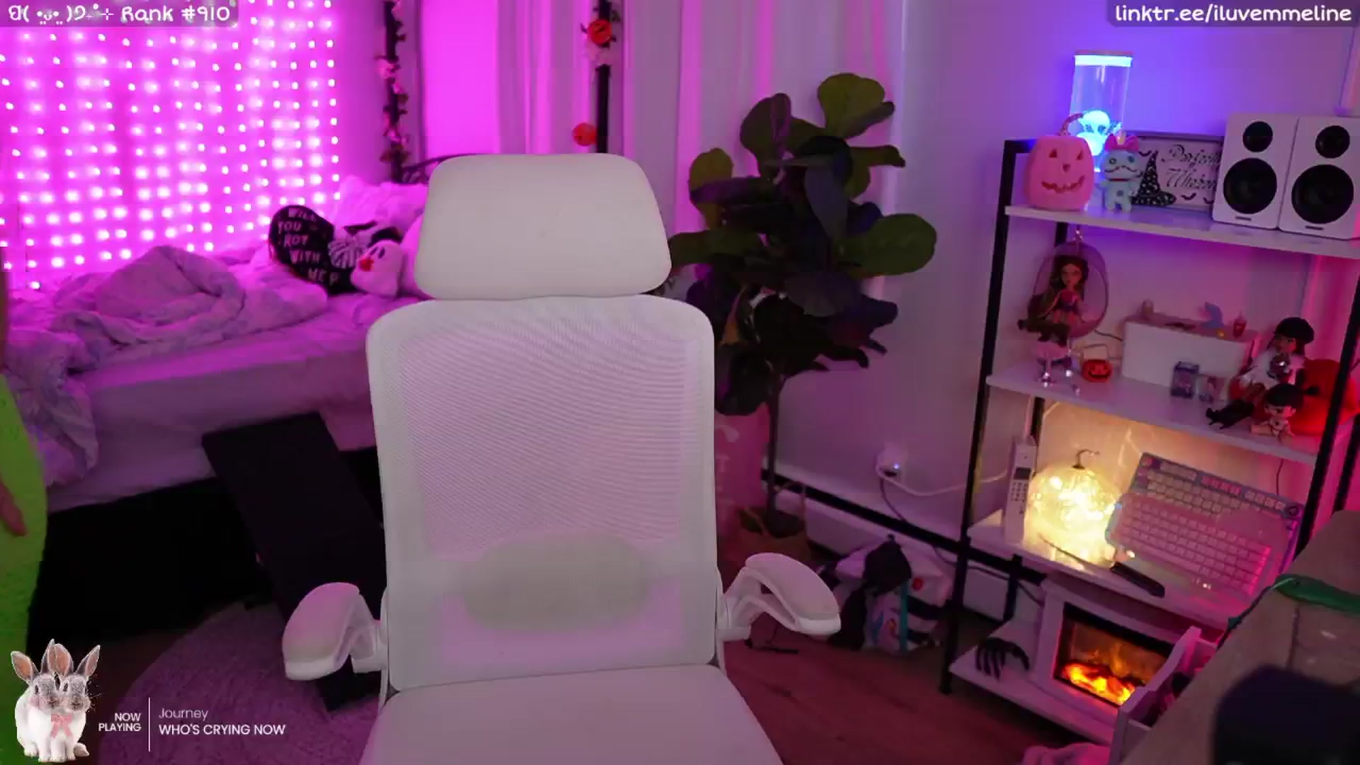 Gallery image thumbnail from EMMEL1NE's myfreecams stream on, 10/21/2024, 02:14 image 3 of 20