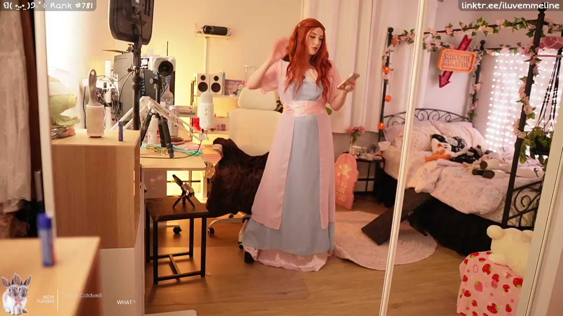 Gallery image thumbnail from EMMEL1NE's myfreecams stream on, 10/31/2024, 09:02 image 14 of 20