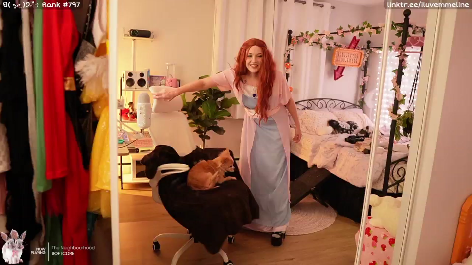 Gallery image thumbnail from EMMEL1NE's myfreecams stream on, 10/31/2024, 09:02 image 7 of 20