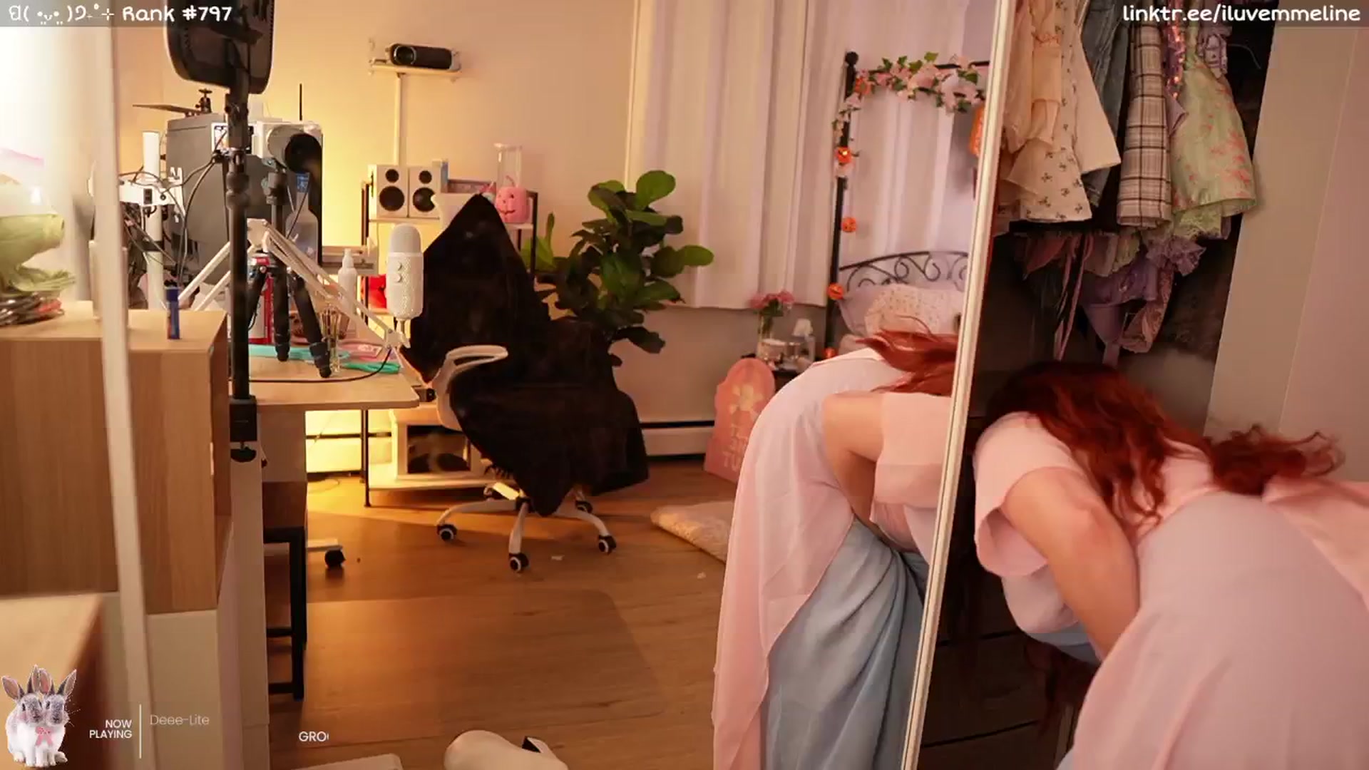 Gallery image thumbnail from EMMEL1NE's myfreecams stream on, 10/31/2024, 09:02 image 6 of 20