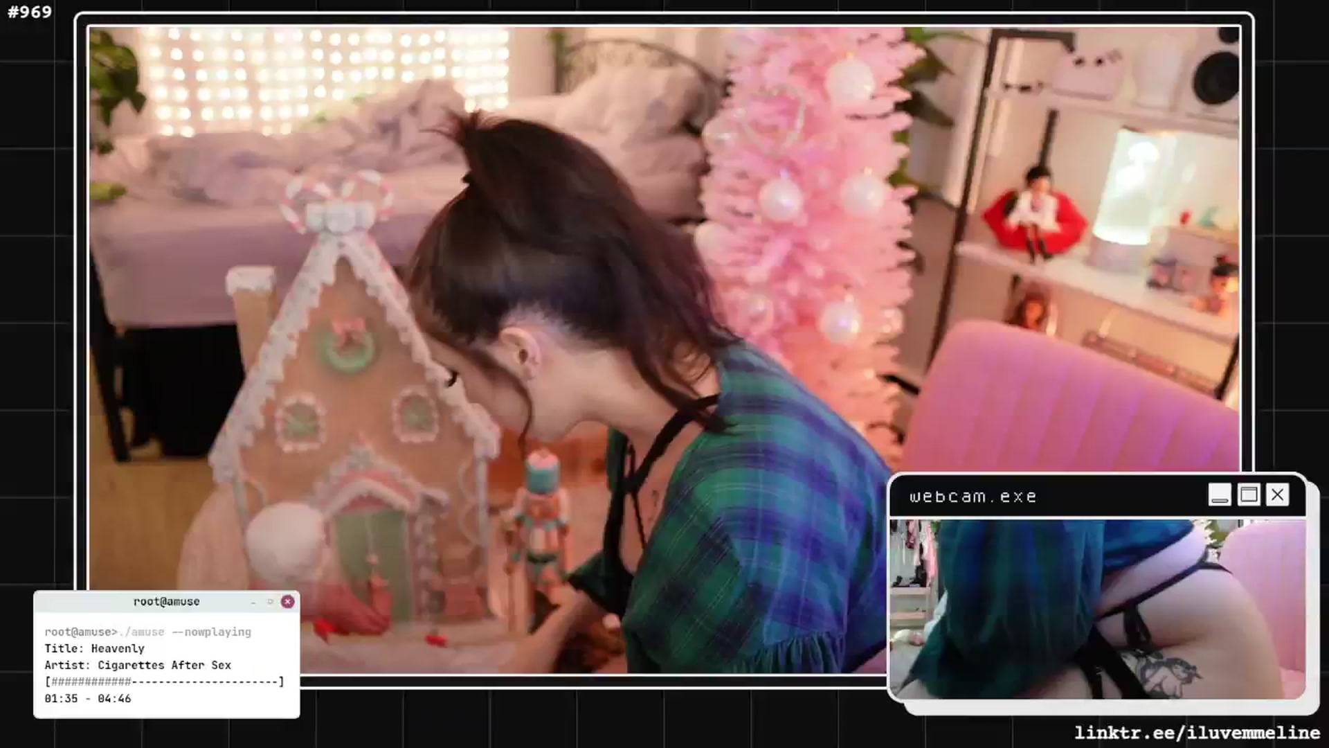 Gallery image thumbnail from EMMEL1NE's myfreecams stream on, 11/10/2024, 03:34 image 17 of 20