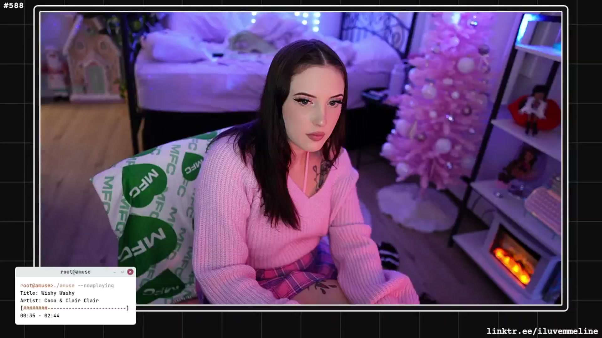 Gallery image thumbnail from EMMEL1NE's myfreecams stream on, 11/19/2024, 03:03 image 18 of 20