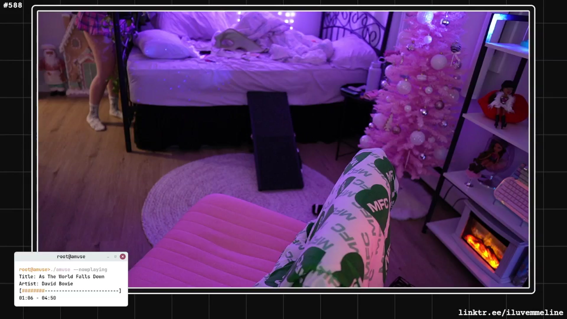 Gallery image thumbnail from EMMEL1NE's myfreecams stream on, 11/19/2024, 03:03 image 17 of 20