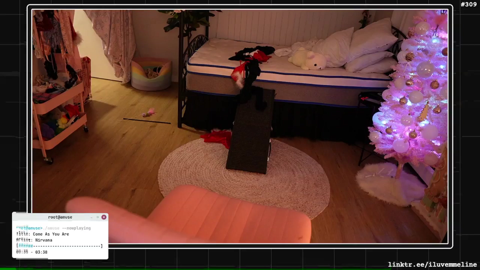 Gallery image thumbnail from EMMEL1NE's myfreecams stream on, 12/04/2024, 09:37 image 9 of 20