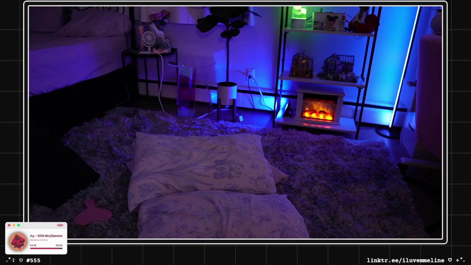 Gallery image thumbnail from EMMEL1NE's myfreecams stream on, 12/27/2024, 05:39 image 15 of 20