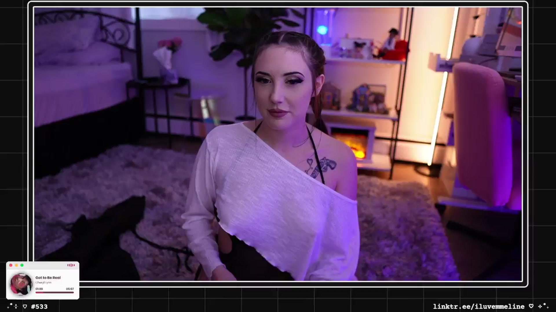 Gallery image thumbnail from EMMEL1NE's myfreecams stream on, 12/27/2024, 23:50 image 5 of 20