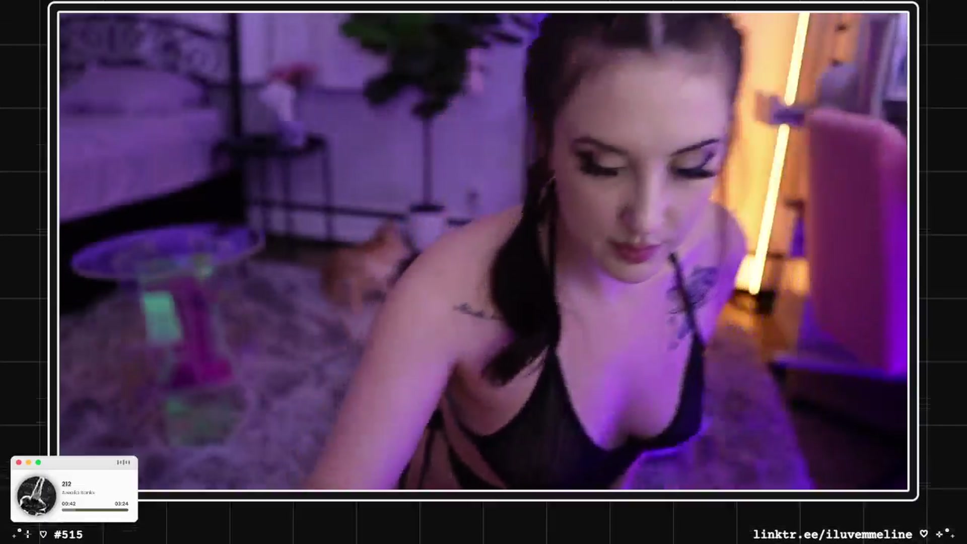 Gallery image thumbnail from EMMEL1NE's myfreecams stream on, 12/28/2024, 01:40 image 12 of 20