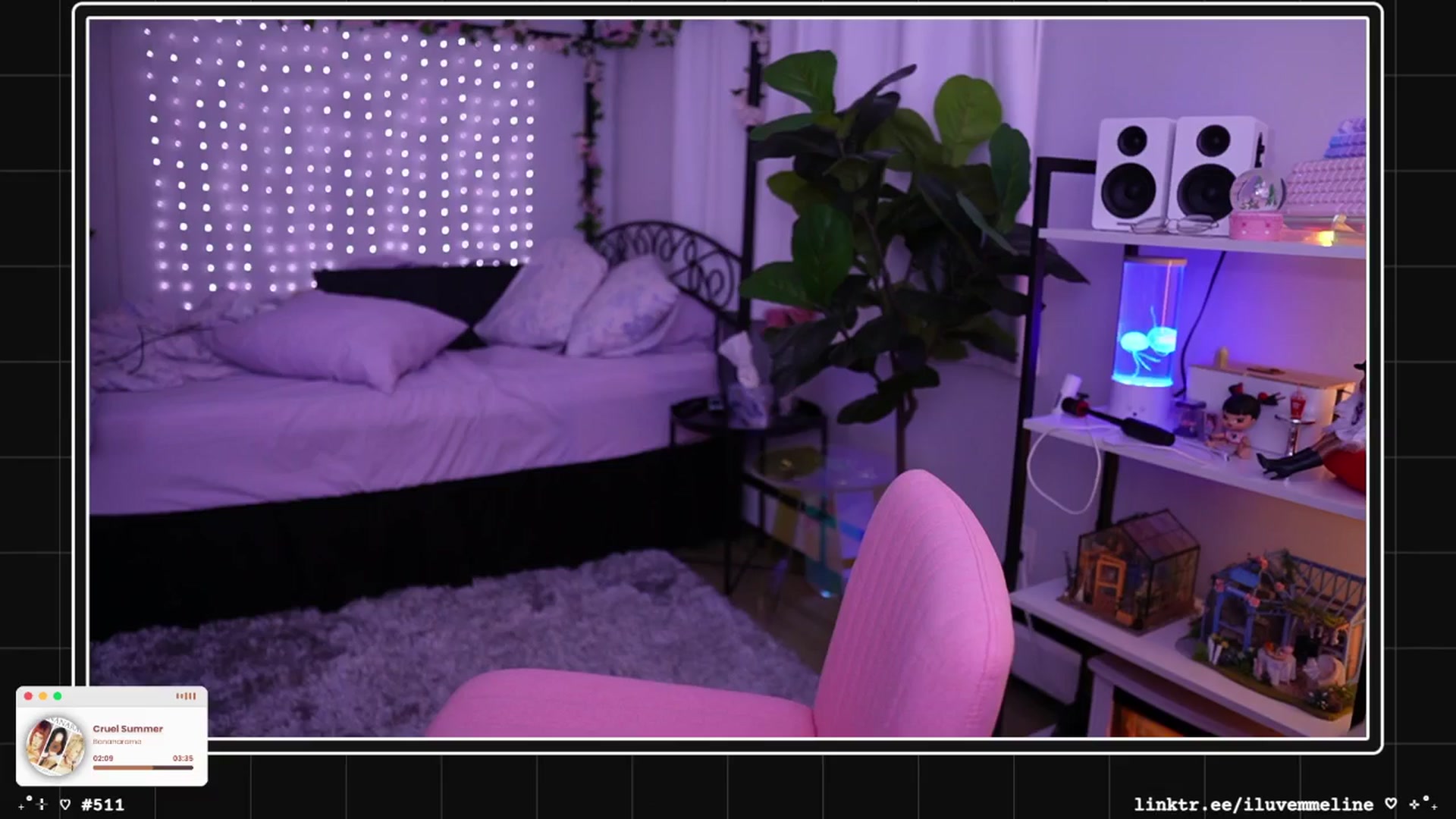 Gallery image thumbnail from EMMEL1NE's myfreecams stream on, 12/28/2024, 01:59 image 1 of 20