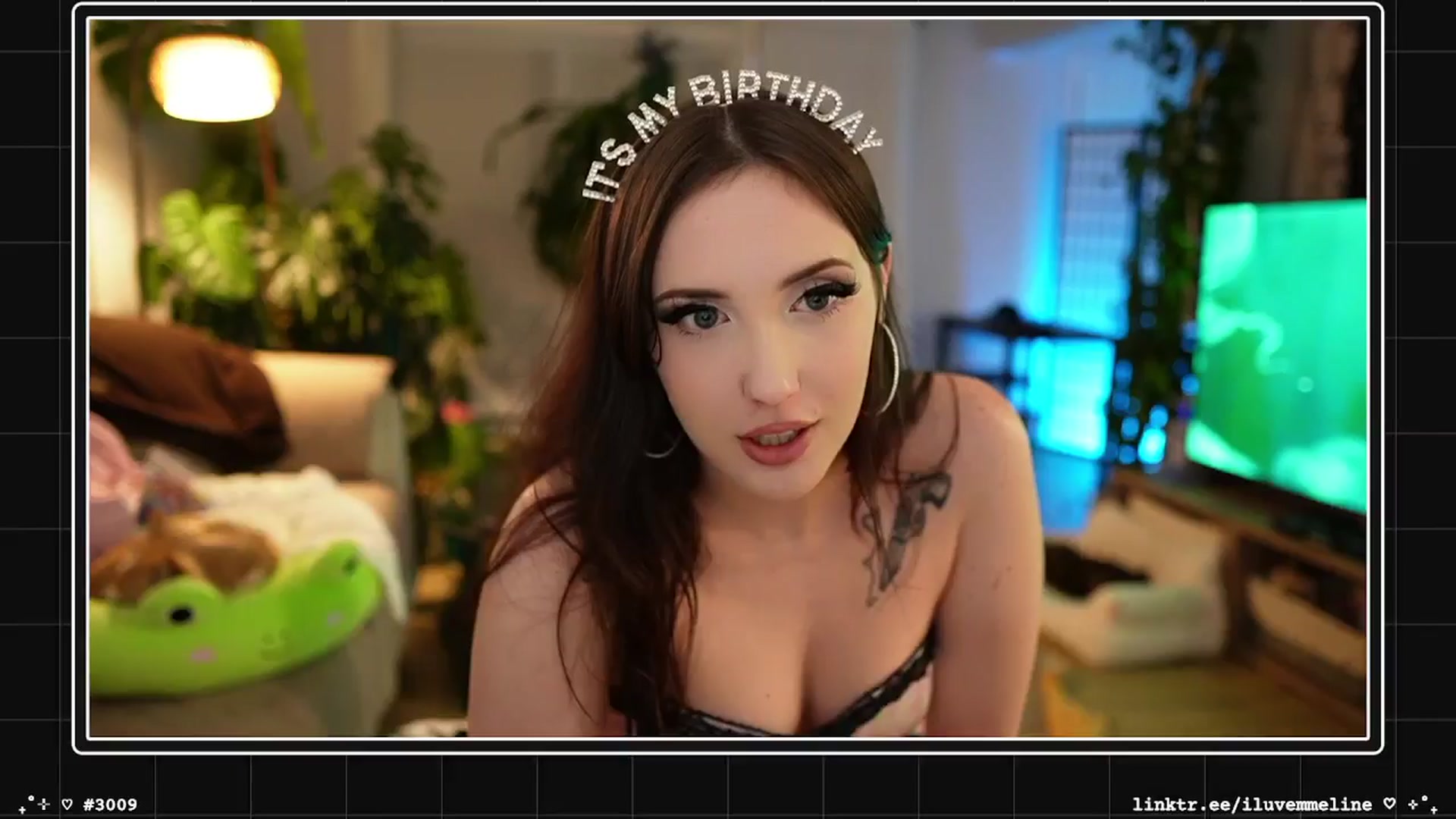 Gallery image thumbnail from EMMEL1NE's myfreecams stream on, 01/10/2025, 09:04 image 3 of 20